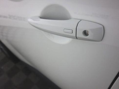 Certified 2025 Nissan Pathfinder S image 9