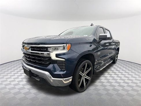 Used 2022 Chevrolet Silverado 1500 LT image 1
