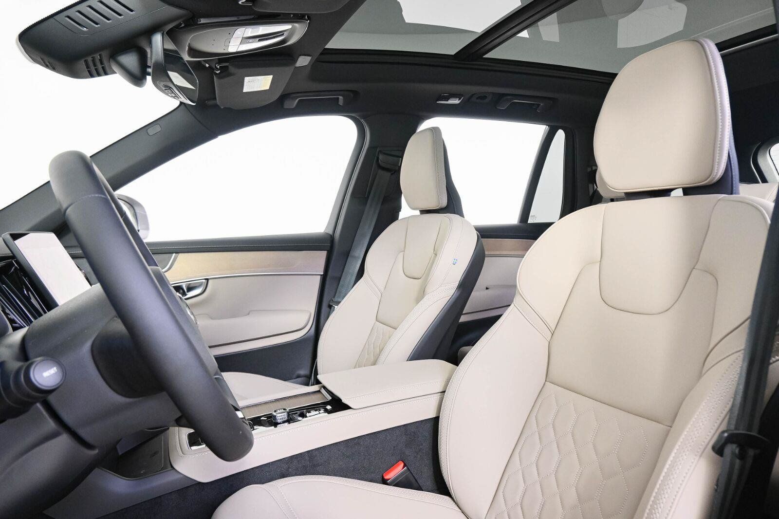 New 2026 Volvo XC90 T8 Core w/ Protection Package Premier AWD/4WD image 4