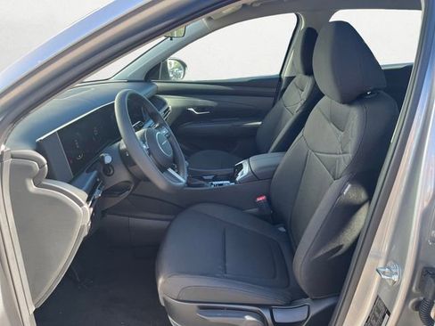 Certified 2026 Hyundai Tucson SE image 9