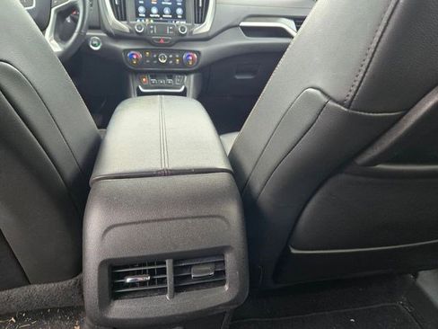 Used 2021 GMC Terrain SLT image 17