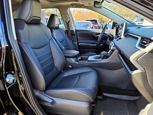 Used 2024 Toyota RAV4 XLE Premium image 18