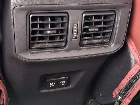 Used 2019 Toyota RAV4 XLE w/ All Weather Liner Package AWD/4WD image 18
