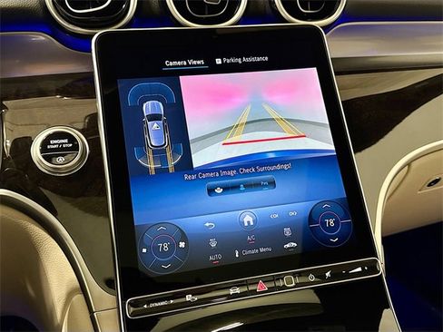 Used 2025 Mercedes-Benz GLC 300 4MATIC image 13