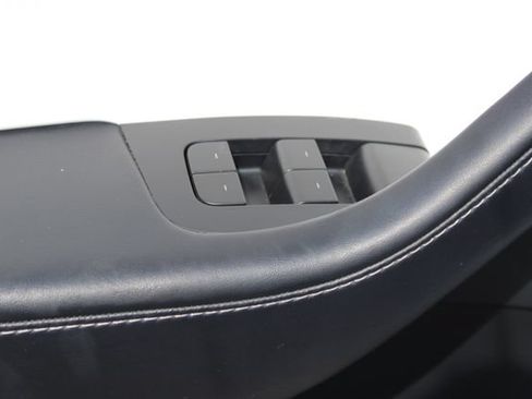 Used 2022 Tesla Model Y Performance AWD/4WD image 9