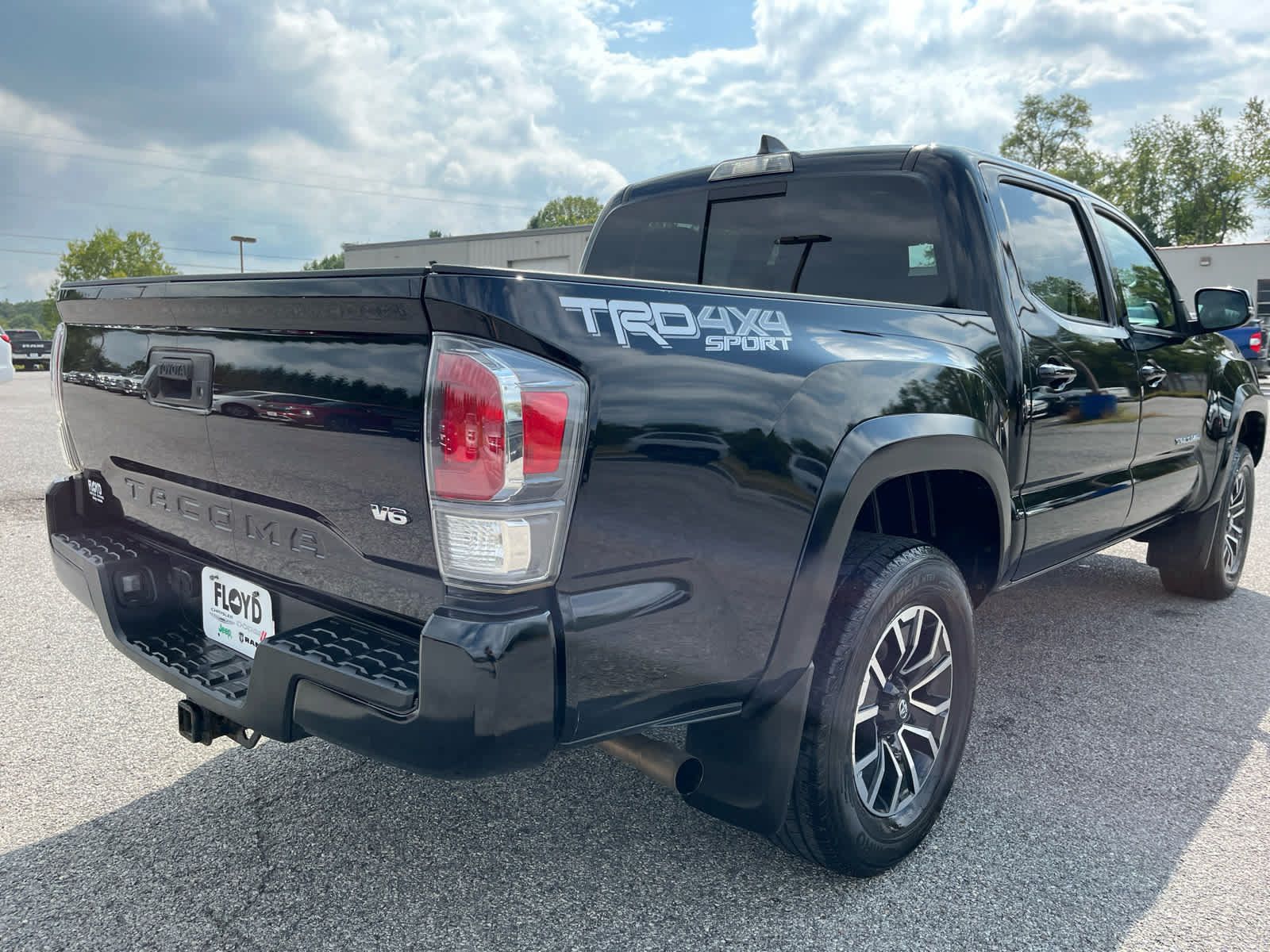 Used 2022 Toyota Tacoma TRD Sport AWD/4WD image 3