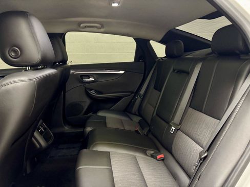 Used 2019 Chevrolet Impala LT FWD image 19
