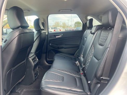 Used 2024 Ford Edge Titanium image 19