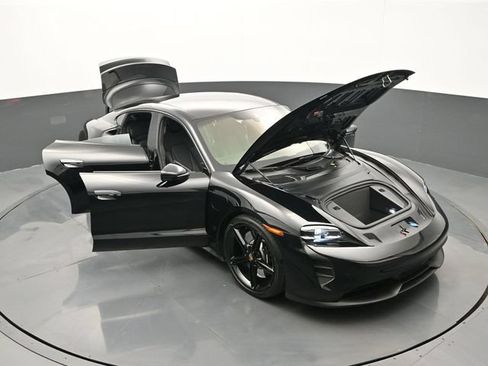 Certified 2024 Porsche Taycan GTS AWD/4WD image 34