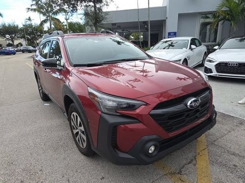 Used 2024 Subaru Outback Premium AWD/4WD image 3