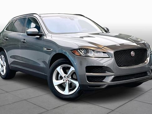 Used 2019 Jaguar F-PACE Premium image 4