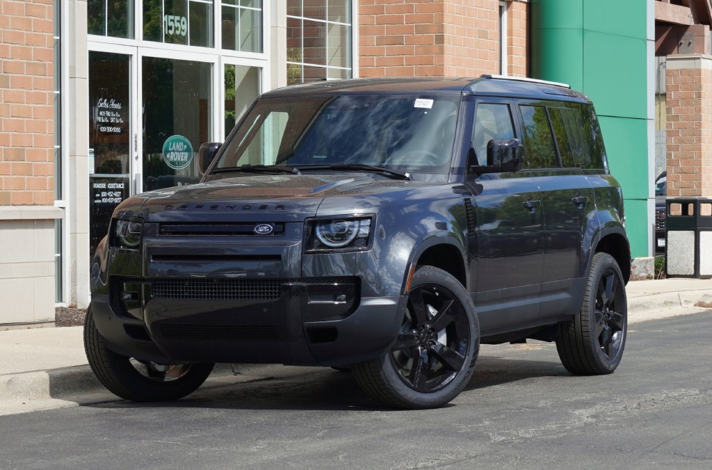 Used 2026 Land Rover Defender 110 S AWD/4WD image 1