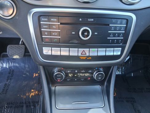 Used 2018 Mercedes-Benz GLA 250 4MATIC w/ Premium Package image 14