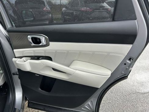 Certified 2023 Kia Sorento SX Prestige w/ Panoramic Sunroof Package image 28