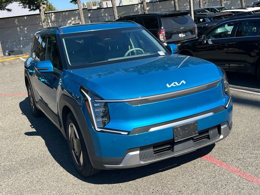 Certified 2024 Kia EV9 Wind AWD/4WD image 5