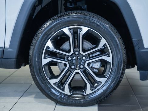 Certified 2022 Jeep Compass Limited AWD/4WD image 17