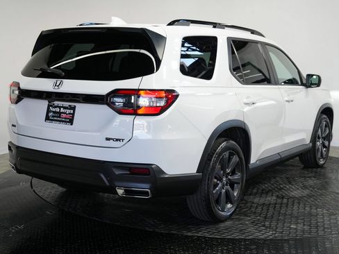 Used 2023 Honda Pilot Sport image 8
