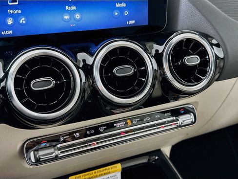 New 2026 Mercedes-Benz GLA 250 image 16