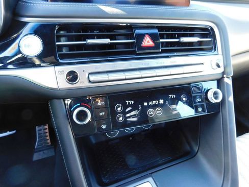 Used 2025 Genesis G70 3.3T Advanced image 25