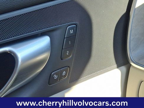 Used 2024 Volvo XC60 B5 Plus w/ Protection Package Premier image 24