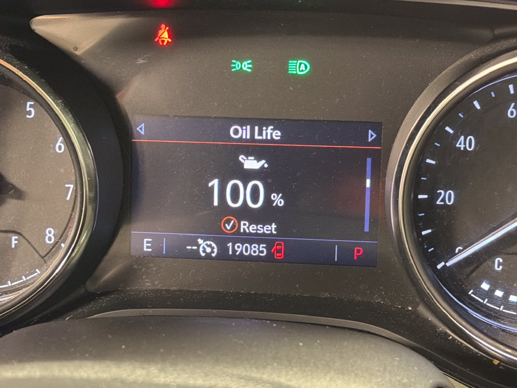 Used 2023 Buick Encore GX Select FWD image 31