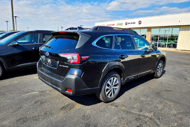 Used 2023 Subaru Outback Premium AWD/4WD image 32