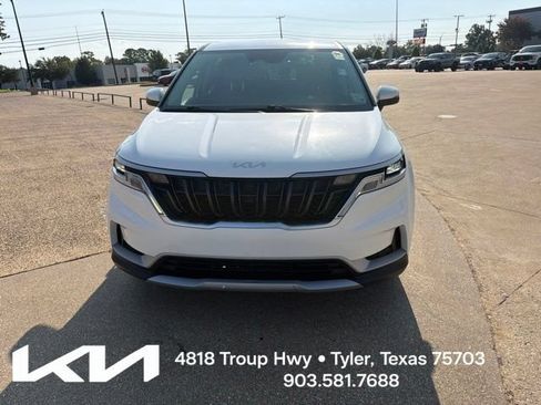 Used 2022 Kia Carnival LX w/ Paint Protection Package FWD image 2