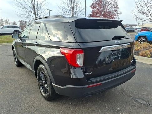 Used 2022 Ford Explorer XLT image 6