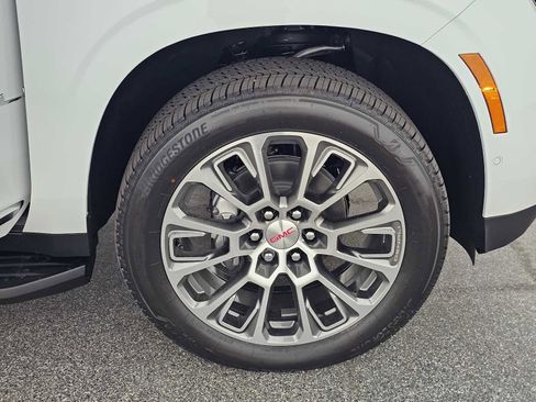 New 2026 GMC Yukon Denali AWD/4WD image 9