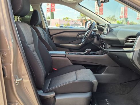 Certified 2024 Nissan Rogue SV FWD image 31