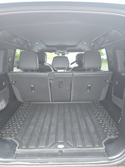 Used 2023 Land Rover Defender 110 X-Dynamic SE AWD/4WD image 12