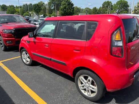 Used 2010 Kia Soul + w/ Audio Pkg FWD image 3