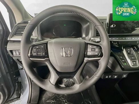 New 2026 Honda Odyssey Touring image 11