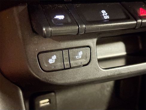 Used 2018 Chevrolet Colorado LT w/ Luxury Package, Chrome image 23