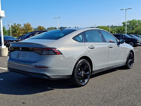 Used 2025 Honda Accord SE image 6