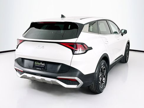 Used 2024 Kia Sportage LX image 9