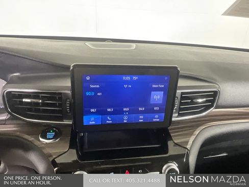 Used 2021 Ford Explorer Limited w/ Equipment Group 301A AWD/4WD image 34
