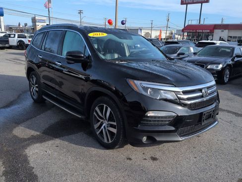 Used 2018 Honda Pilot Touring image 2