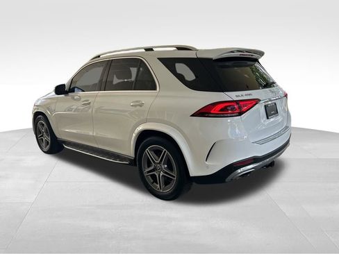 Used 2022 Mercedes-Benz GLE 450 4MATIC w/ AMG Line Exterior image 4