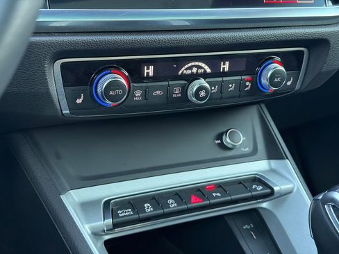 Used 2025 Audi Q3 2.0T Premium image 29