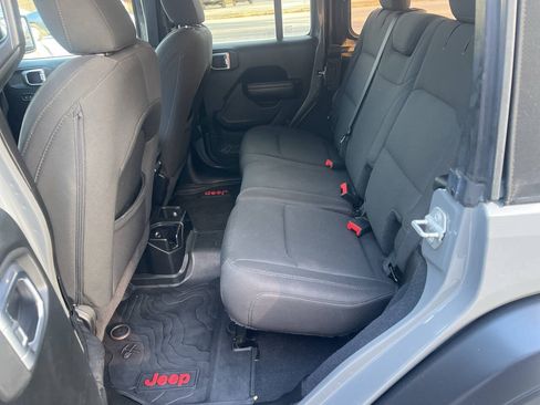Used 2018 Jeep Wrangler Unlimited Sport S AWD/4WD image 18