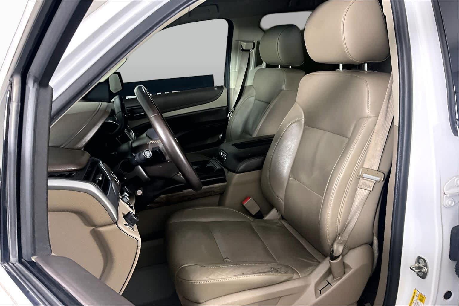 Used 2015 Chevrolet Suburban LT w/ Texas Edition RWD image 8