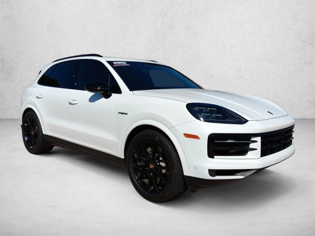 Used 2025 Porsche Cayenne E-Hybrid AWD/4WD image 3