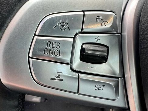 Used 2019 BMW 740e xDrive 740e xDrive iPerformance AWD 4 w/ Executive Package image 27