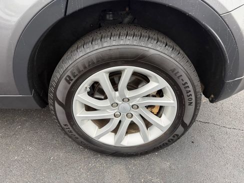 Used 2018 Land Rover Discovery Sport HSE image 48