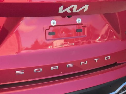 Used 2022 Kia Sorento S image 13