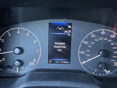 Used 2024 Toyota Corolla Cross LE w/ Moonroof Package AWD/4WD image 19