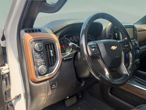 Used 2023 Chevrolet Silverado 2500 High Country w/ Z71 Off-Road Package AWD/4WD image 15