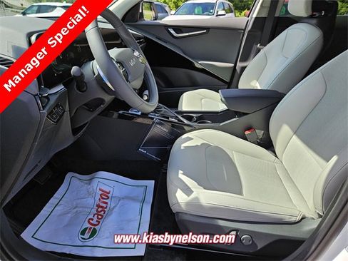 New 2025 Kia Niro EX image 5