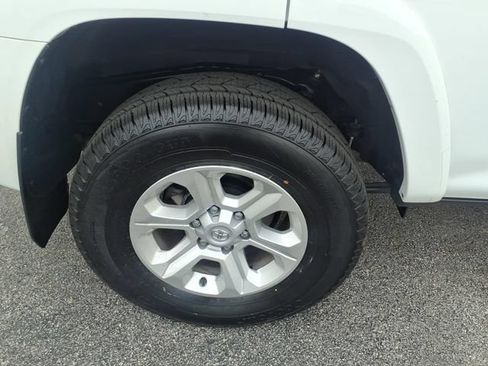 Certified 2024 Toyota 4Runner SR5 Premium w/ Moonroof Package AWD/4WD image 32
